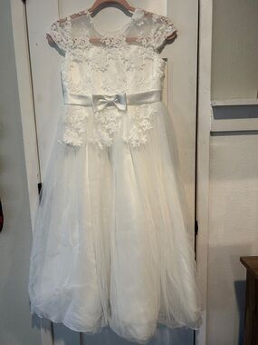 Ivory Lace & Tulle Girls' Formal Dress with Satin Bow